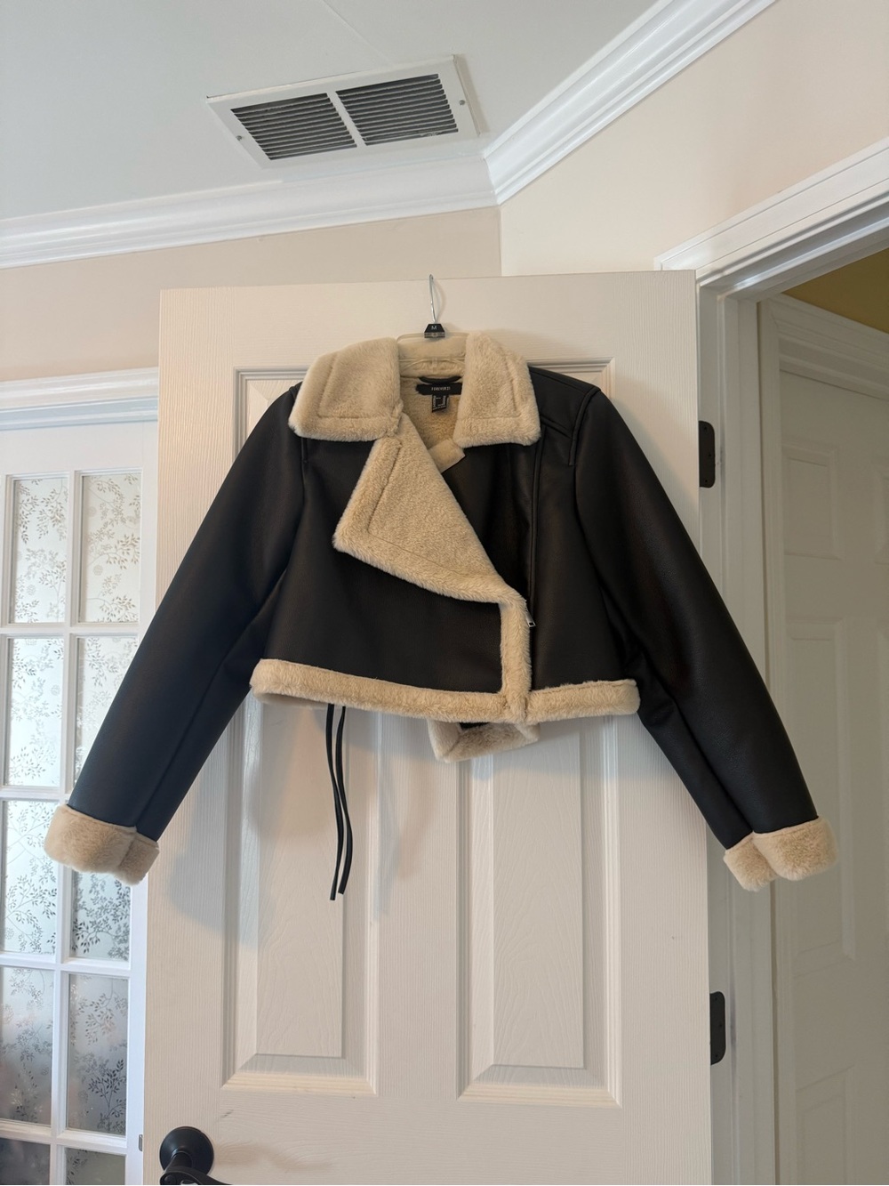 Forever 21 Brand New without tags Cropped faux leather jacket with fake faux